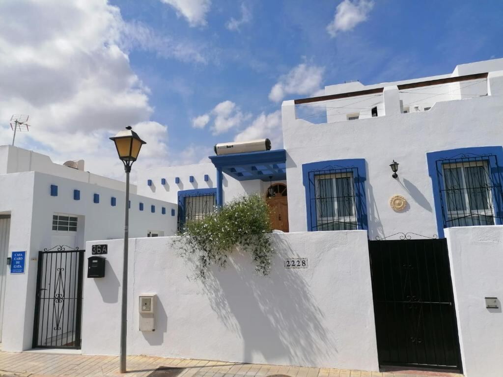 Casa Cabo de Gata, white and blue house in Retamar, Almería
